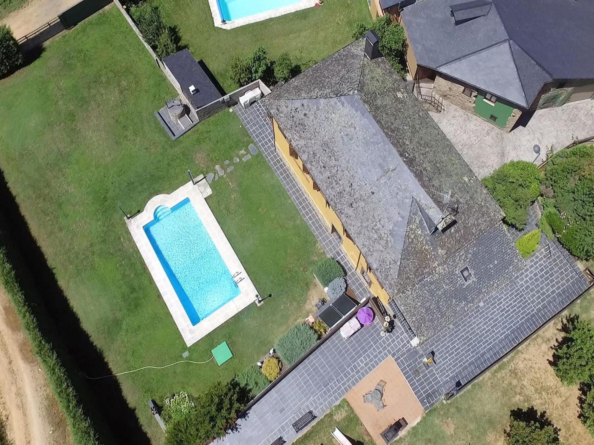 Вилла Welcoming Chalet In San Juan De La Mata With Shared Pool Экстерьер фото